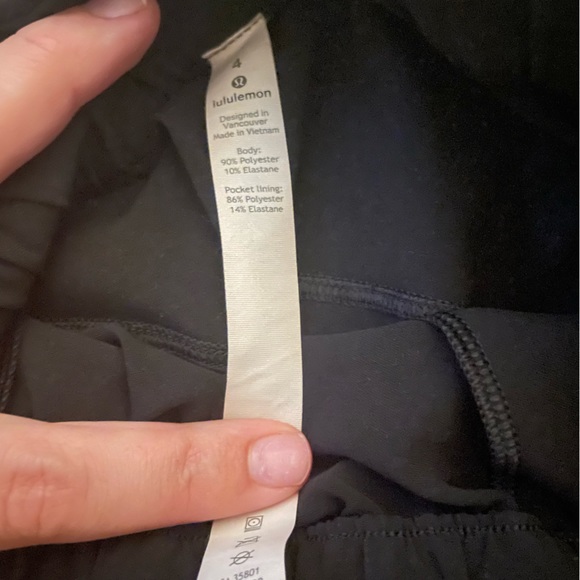 Lululemon Skirt Size 4 - Picture 2 of 4